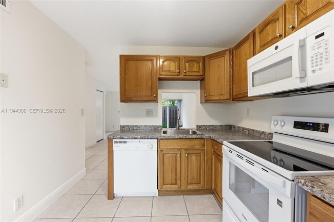 Building Photo - 3003 NW 5th Terrace