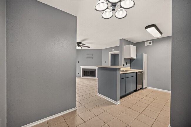 Building Photo - 18800 Egret Bay Blvd