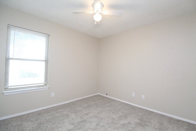 Building Photo - 3-Bedroom Home on Quiet Cul-De-Sac in Northeast Pensacola with Fully Fenced Yard – Available Marc...