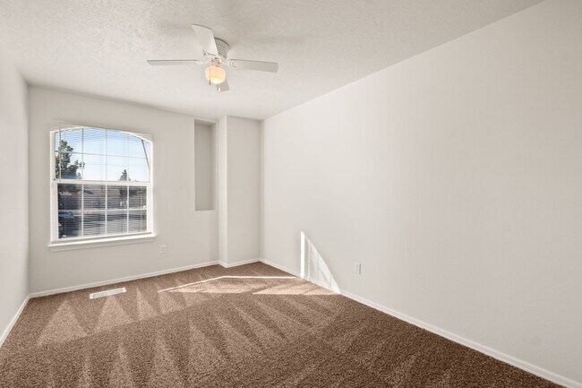 Building Photo - 7101 Natalie Janae Ln NE