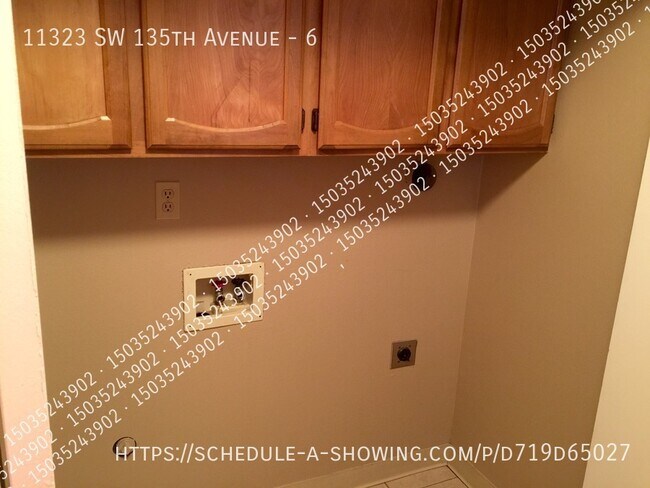 Building Photo - 11323 SW 135th Ave