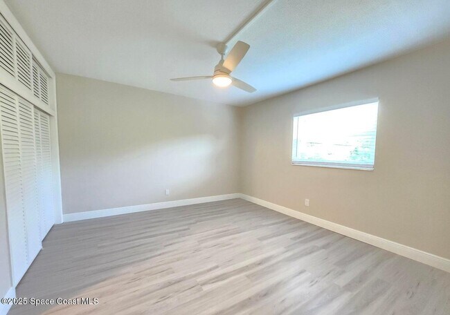 Building Photo - 230 Columbia Dr