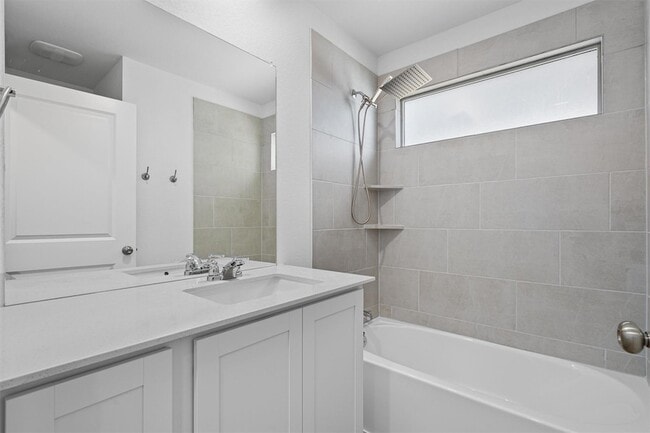 Building Photo - 3305 Everett