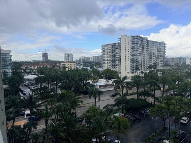 Building Photo - 4001 S Ocean Dr