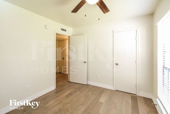 Building Photo - 5026 Parkridge Drive