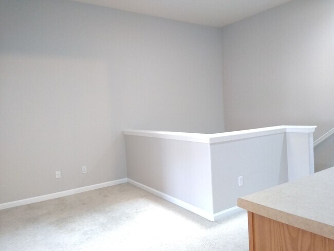 Building Photo - Fabulous Townhome Near Cherry Creek State ...