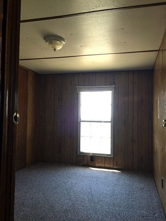 Building Photo - 2 Bed 2 Bath Mobile Home Sitting On 1 Acre