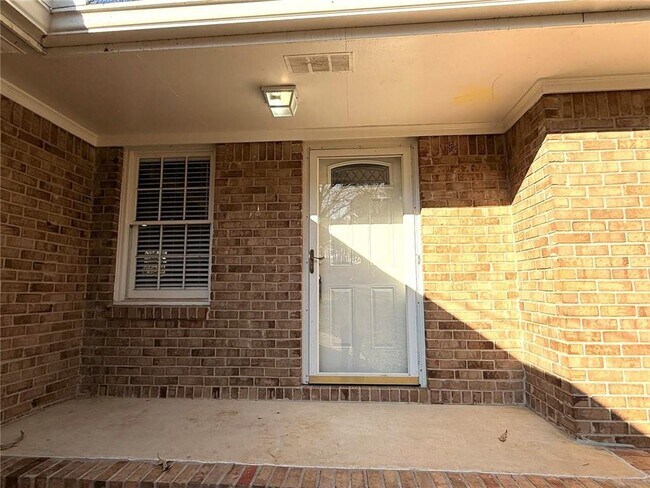 Building Photo - 4359 Parkview Dr