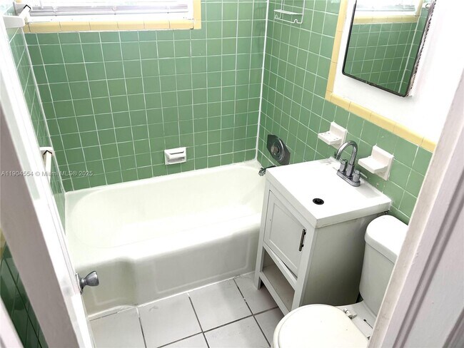 Building Photo - 1931 Jefferson St