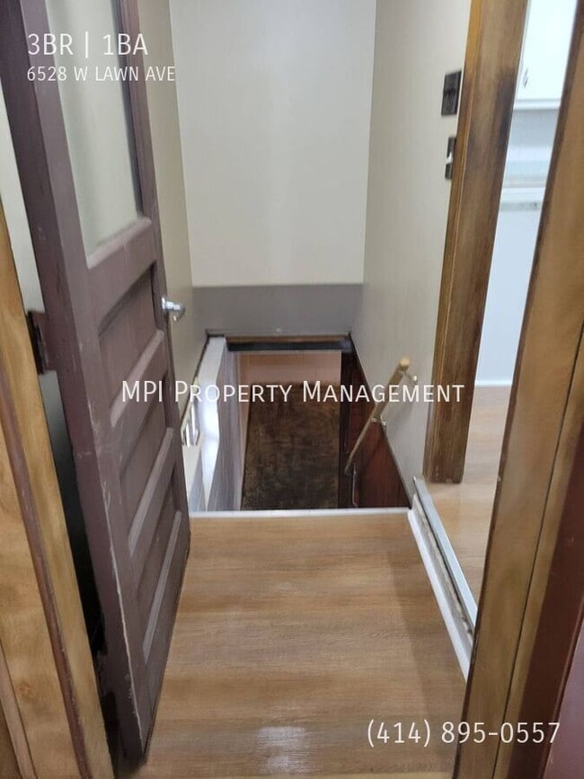 Building Photo - 6528 W Lawn Ave