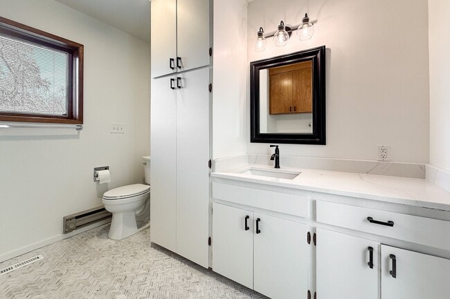 Building Photo - ** $500 OFF FIRST MONTH ** Riverfront 3-Bedroom Historical Richland Home