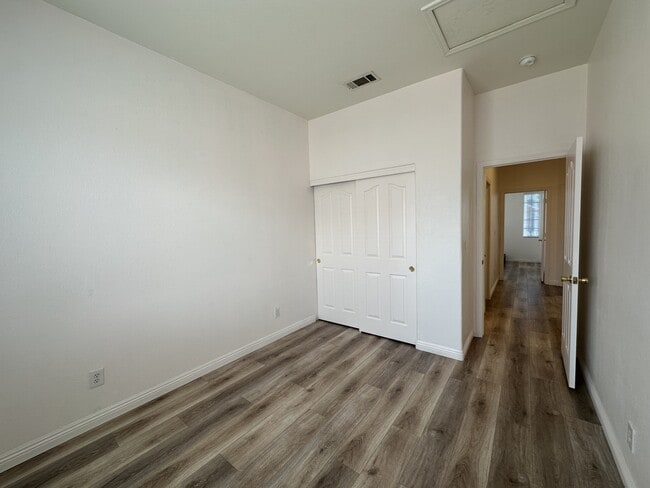 Building Photo - 9156 Sangria Ln