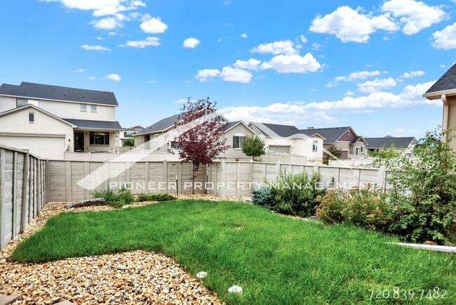 Building Photo - Modern Home in desirable Northgate Colorad...