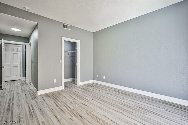 Building Photo - 5125 W Reno Ave