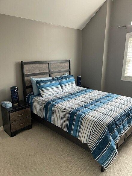 Building Photo - 404 Grace Ave