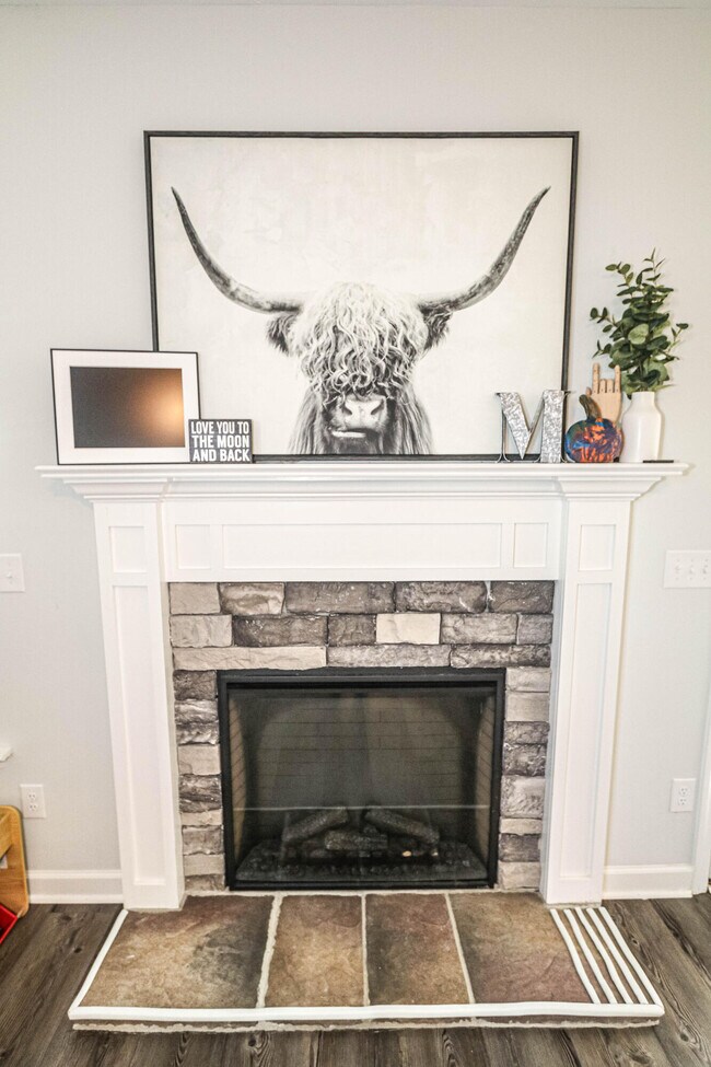 Building Photo - 550 Jensen Ln