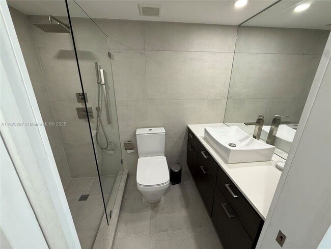 Building Photo - 5900 Collins Ave