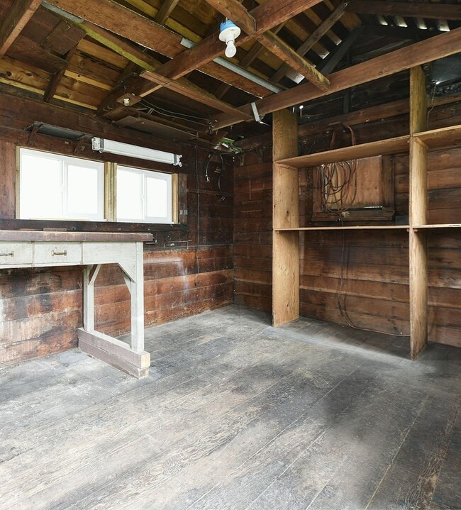 Building Photo - Beautifully Remodeled 2 Bedroom Craftsman Home near Downtown Auburn