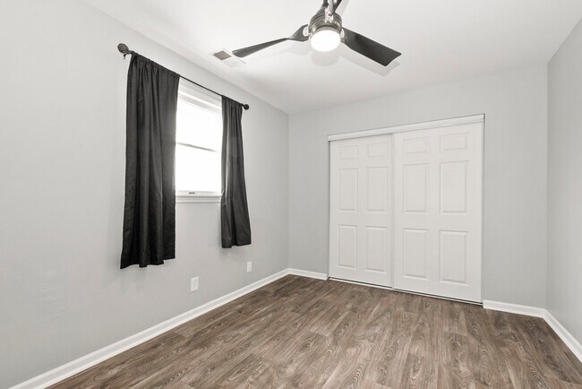 Building Photo - 8342 W Lincoln Hwy