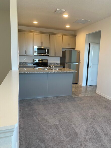Building Photo - 16024 Micelli Dr