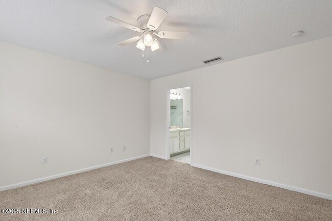 Building Photo - 411 Walnut Dr