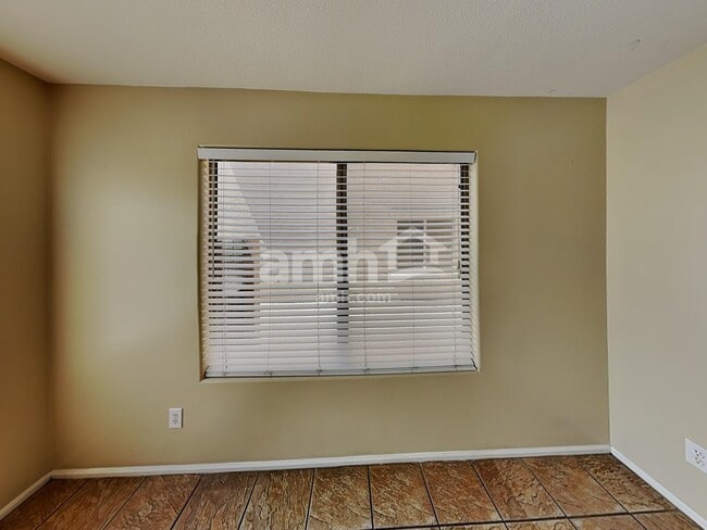 Building Photo - 8409 S 50th Ln