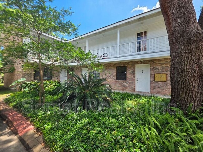 Building Photo - 4615 Iberville St