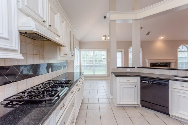 Building Photo - 4611 Oakdale St