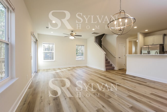 Building Photo - Updated 3 bedroom home!