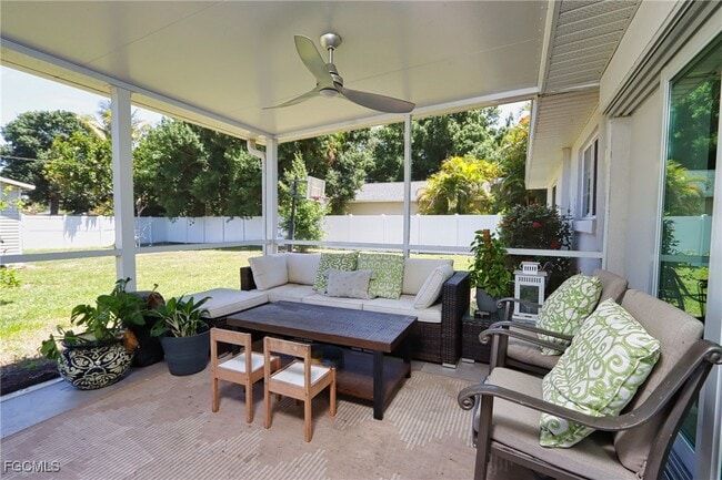 Building Photo - 1327 Sunbury Dr