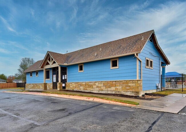 Building Photo - 148 Alpha