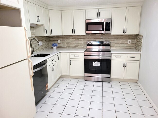 Building Photo - 30 Revere Beach Pkwy