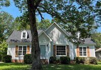 Building Photo - 121 Kenton Dr