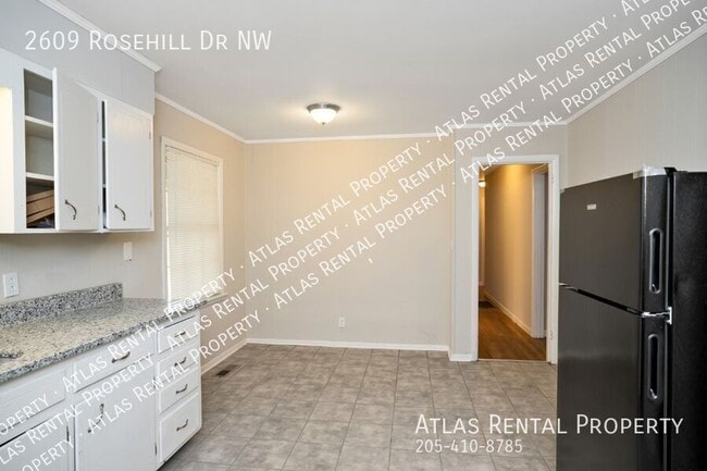 Building Photo - 2609 Rosehill Dr NW