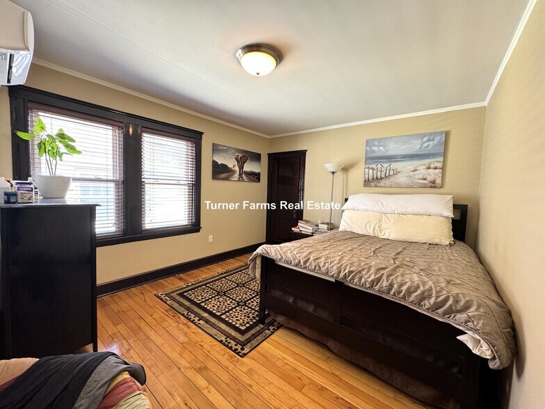 Building Photo - 77 Fairfax St