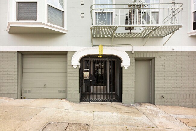 Building Photo - 1720 Leavenworth