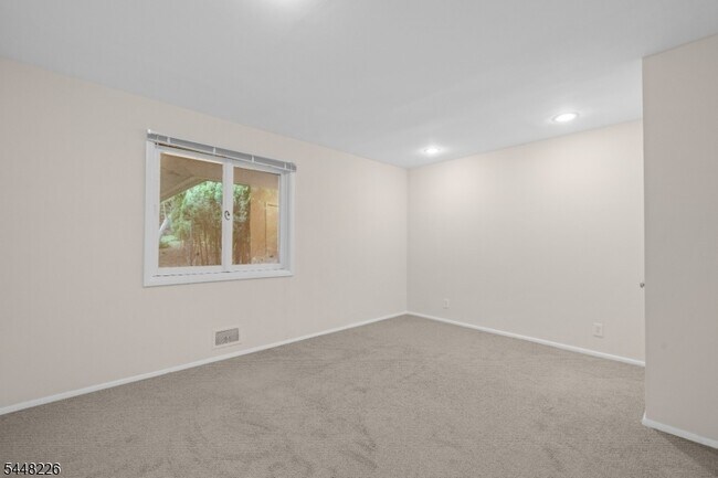 Building Photo - 29 Wayside Pl