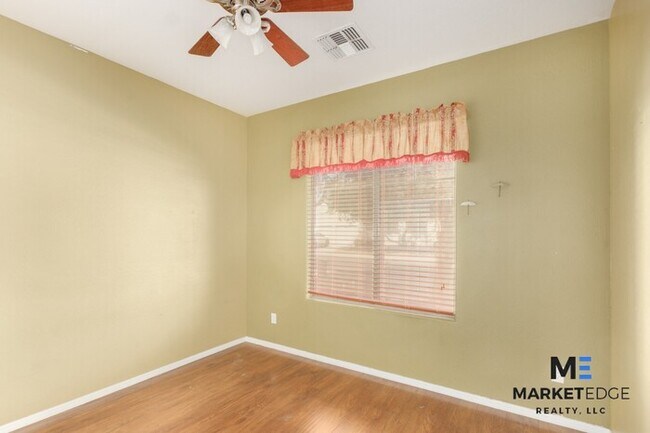 Building Photo - 4Bed/2Bath House at Greenway Rd/175th Ave!...