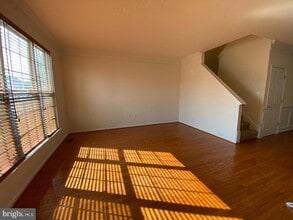 Building Photo - 108 Davidson St