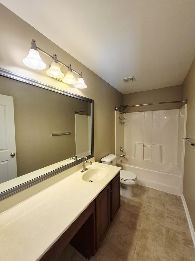 Building Photo - 1563 Providence Knoll Dr