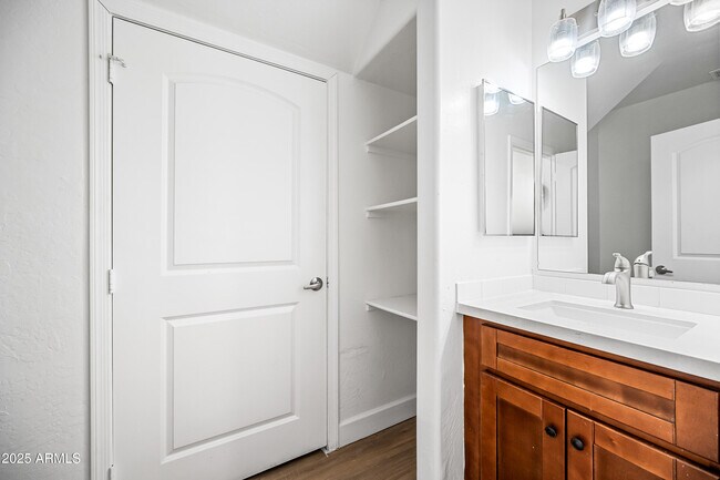 Building Photo - 4608 W Maryland Ave