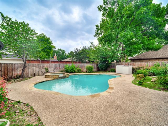 Building Photo - 7315 Debbe Dr