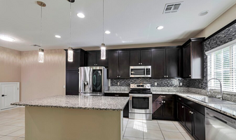 Building Photo - 10940 E Oak Grove Pl