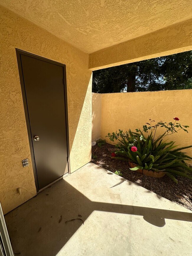 Building Photo - 3050 Andre Ln