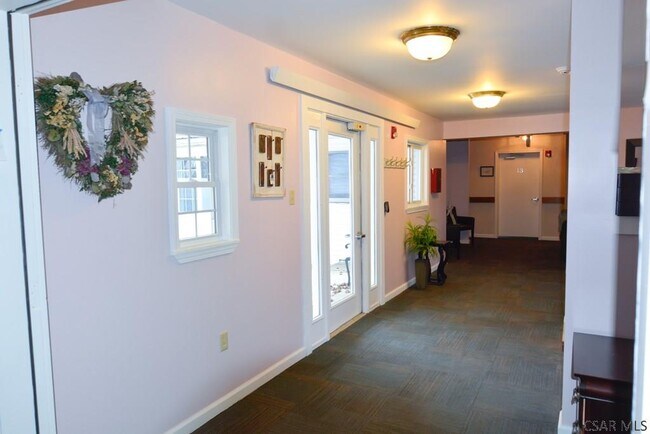 Building Photo - 13 1st St