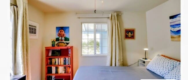 Building Photo - 331 Bonite St