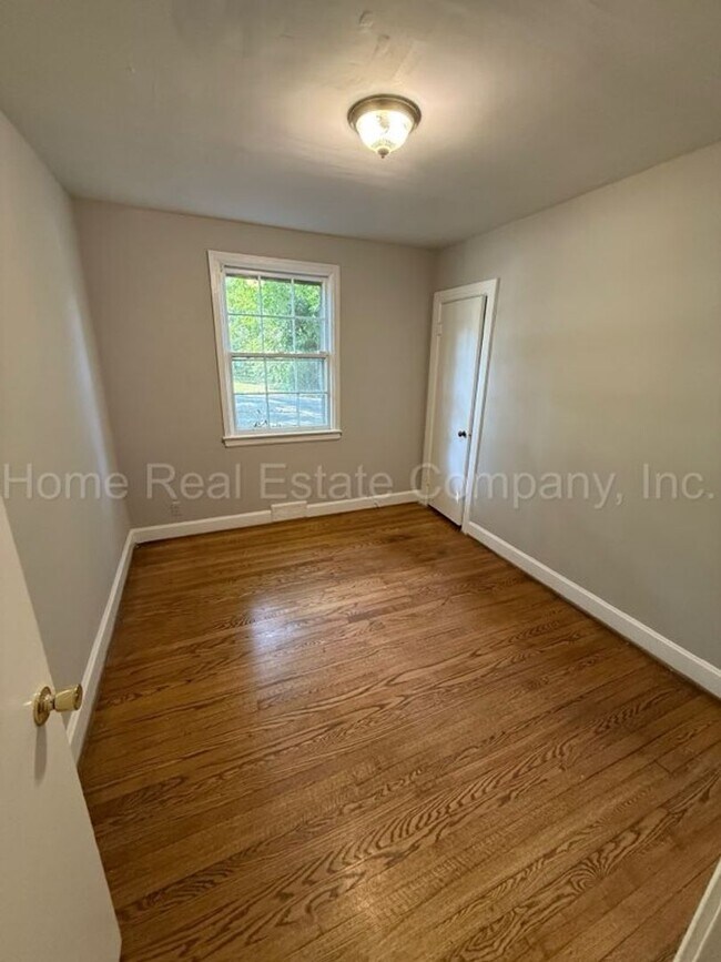 Building Photo - 1442 Revere Rd