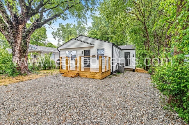 Building Photo - Stylish 3-Bed, 2-Bath Home Minutes from Do...