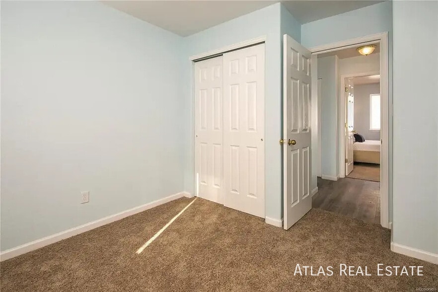 Building Photo - 324 S Yates St