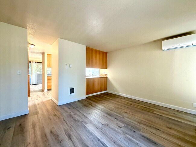 Building Photo - 0152-01F - Elm Tree Garden Apartments F
